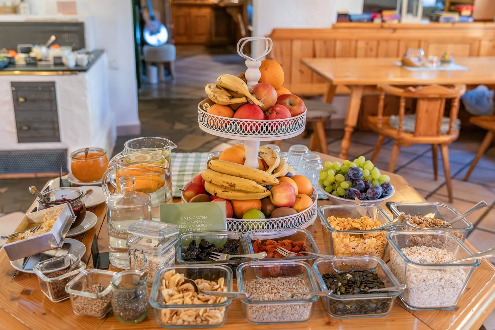 Vielfältiges vegetarisches Frühstücksbuffet